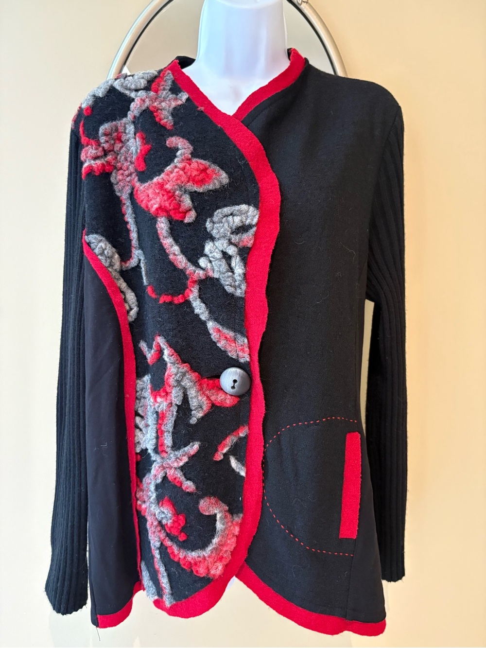 Amazing Dolcezza Womens XL Black Red Artsy Cardigan Wool Floral Asian Art Button